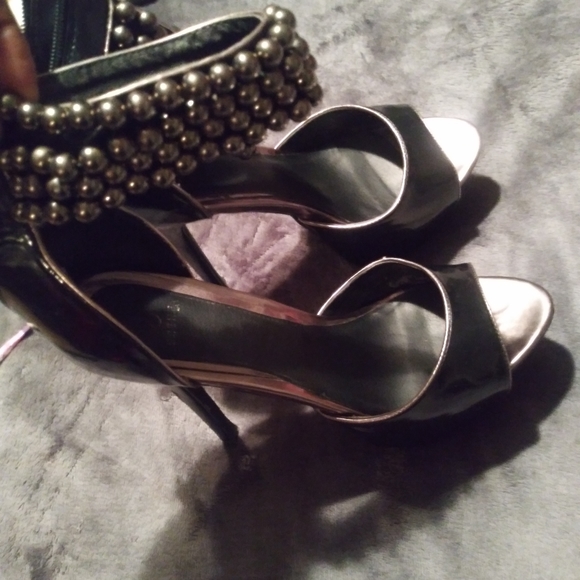 Sandals - Picture 7 of 8